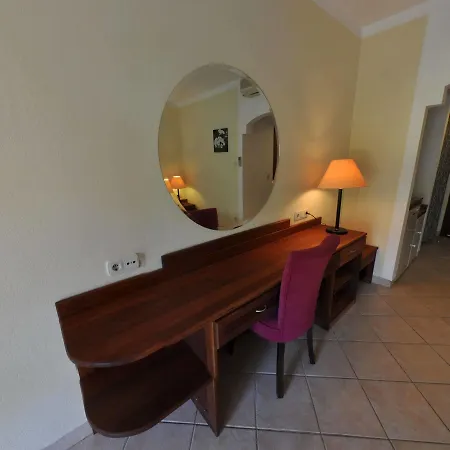 Okaliptus Hotell 4*